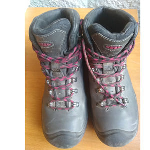 KEEN Mens Liberty Ridge American Built Trail BOOTS